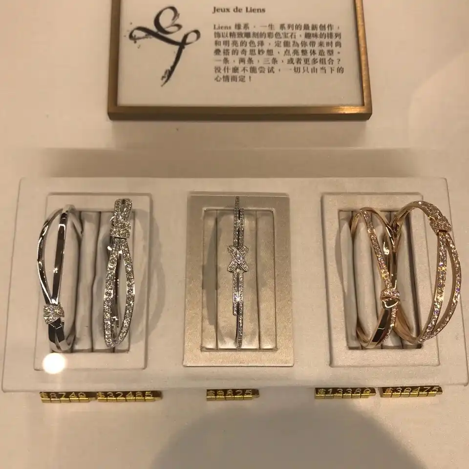 18K白金钻戒图片展示