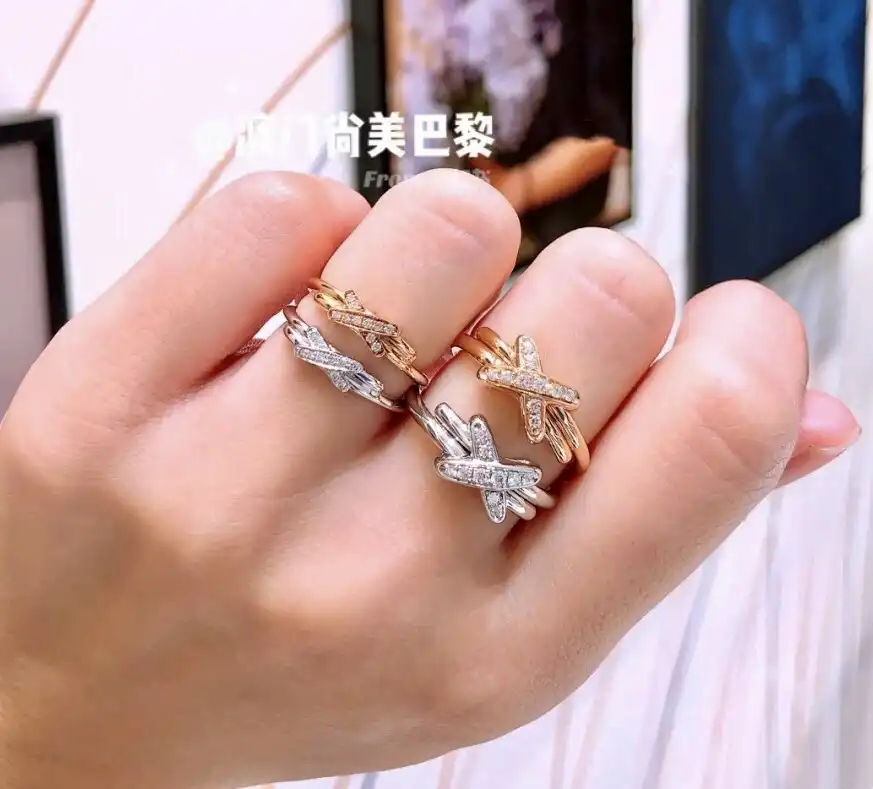 18K金耳钉图片展示